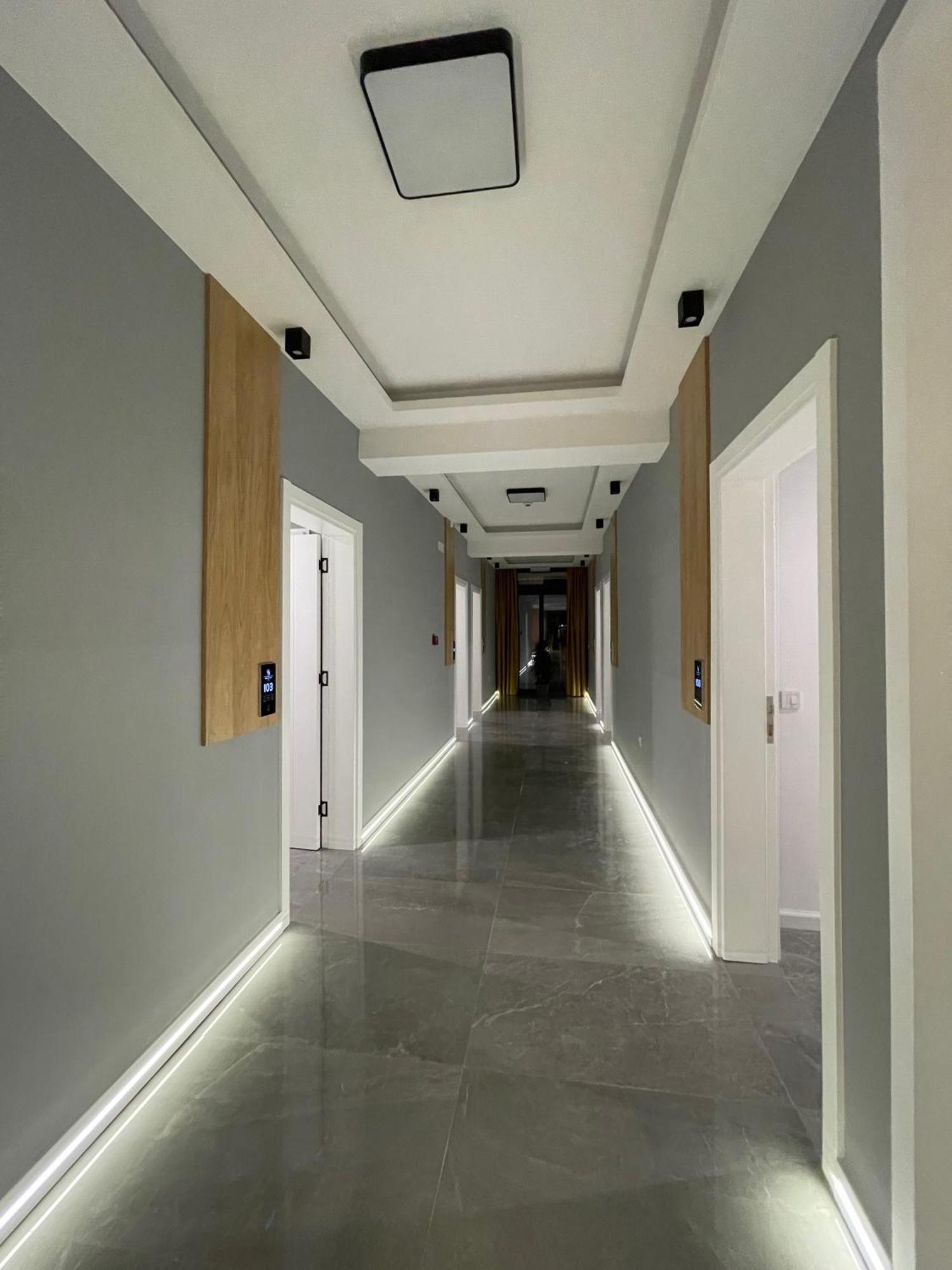 Hotel Maraj Ulcinj Extérieur photo