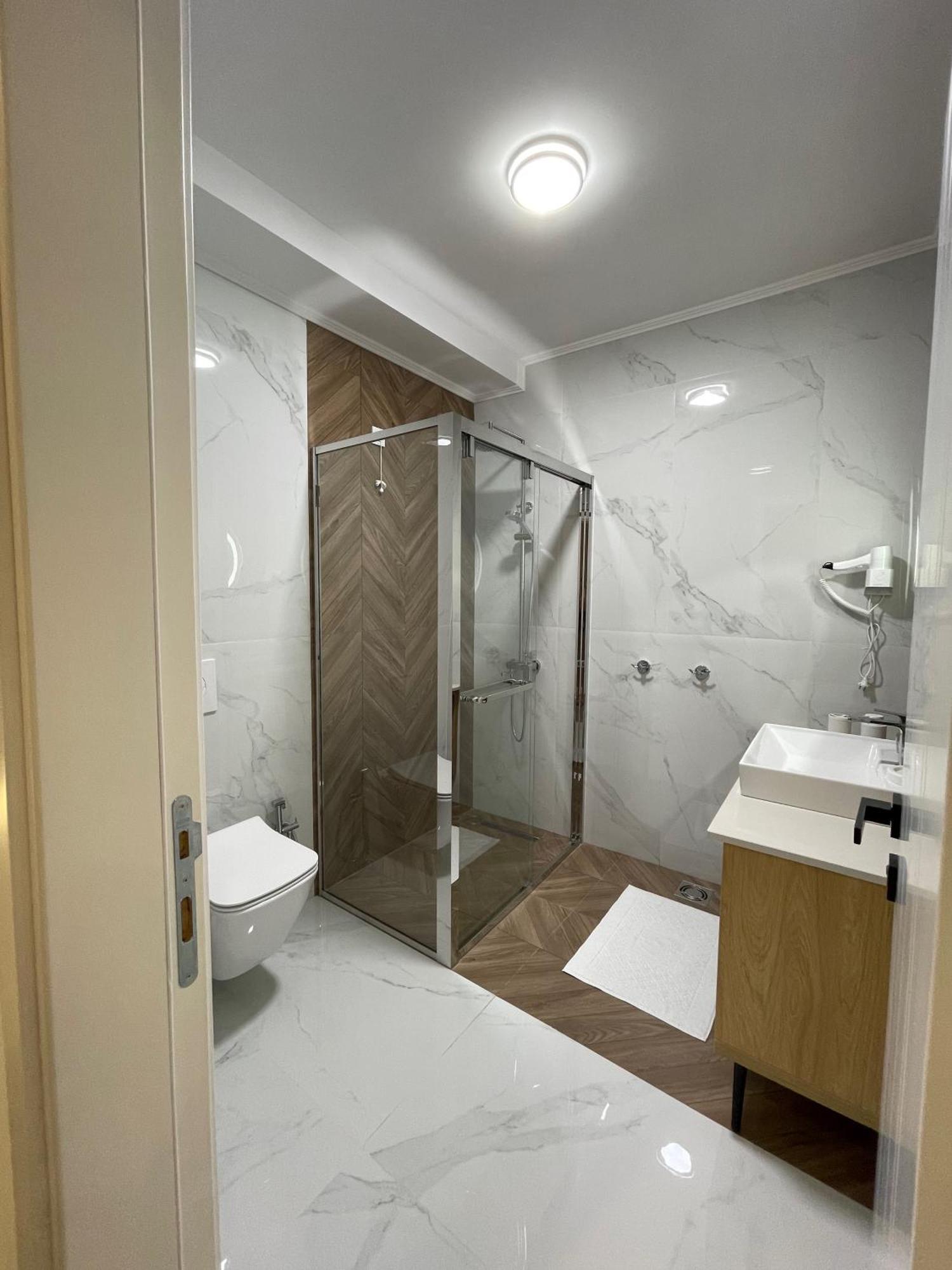 Hotel Maraj Ulcinj Extérieur photo