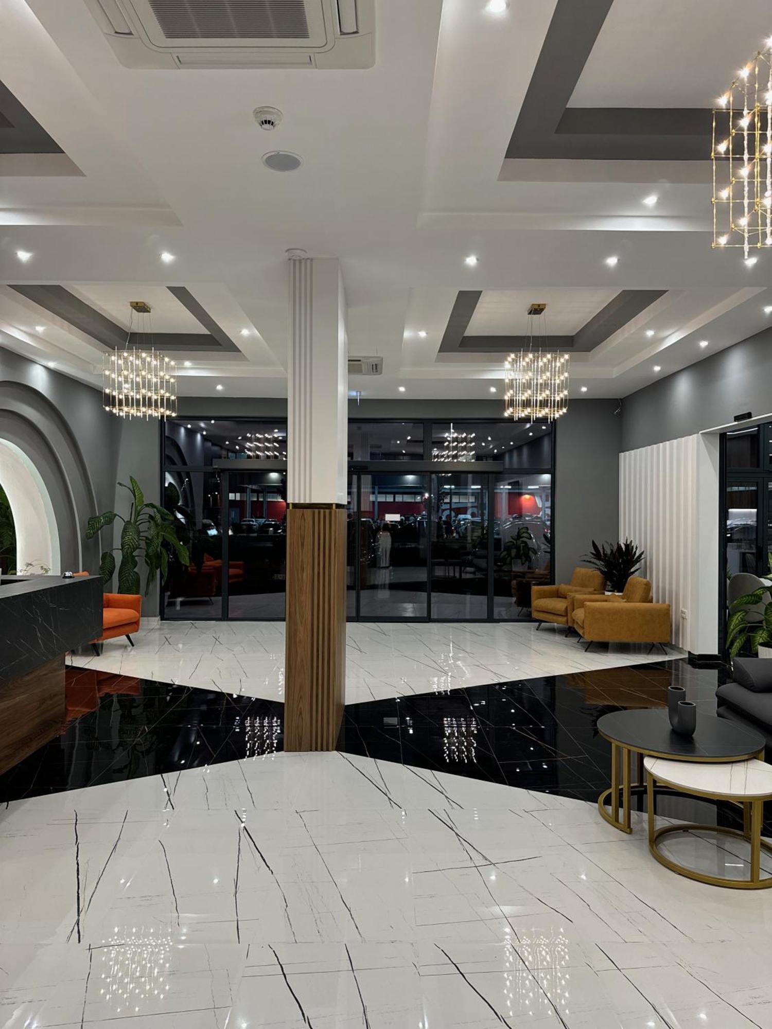 Hotel Maraj Ulcinj Extérieur photo